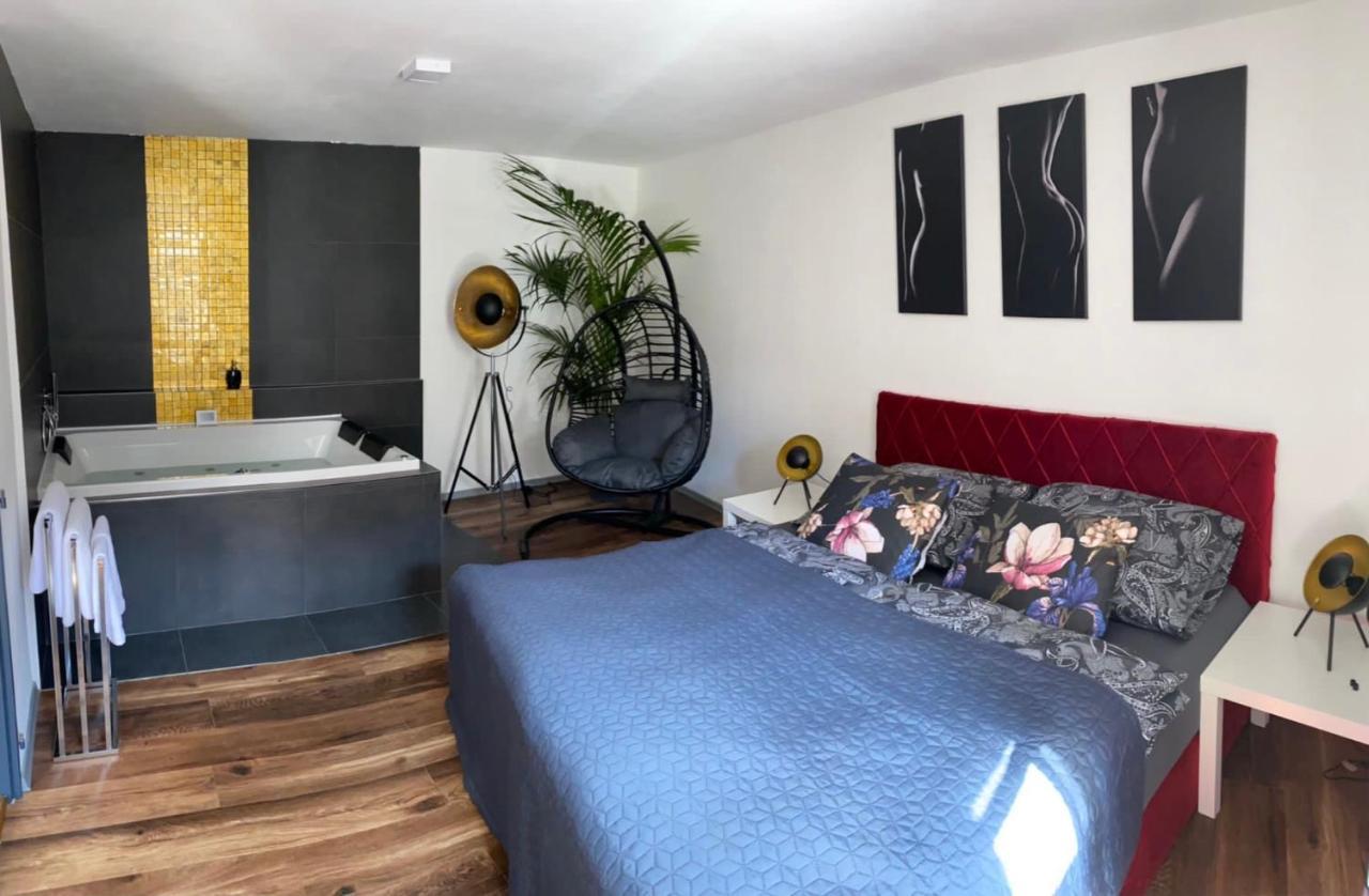 Apartment Fiftyshades S Virivkou *